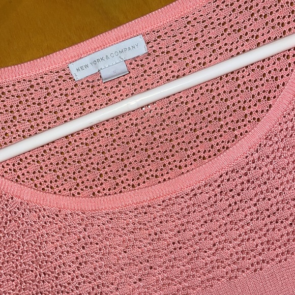 Pink top - Picture 2 of 4